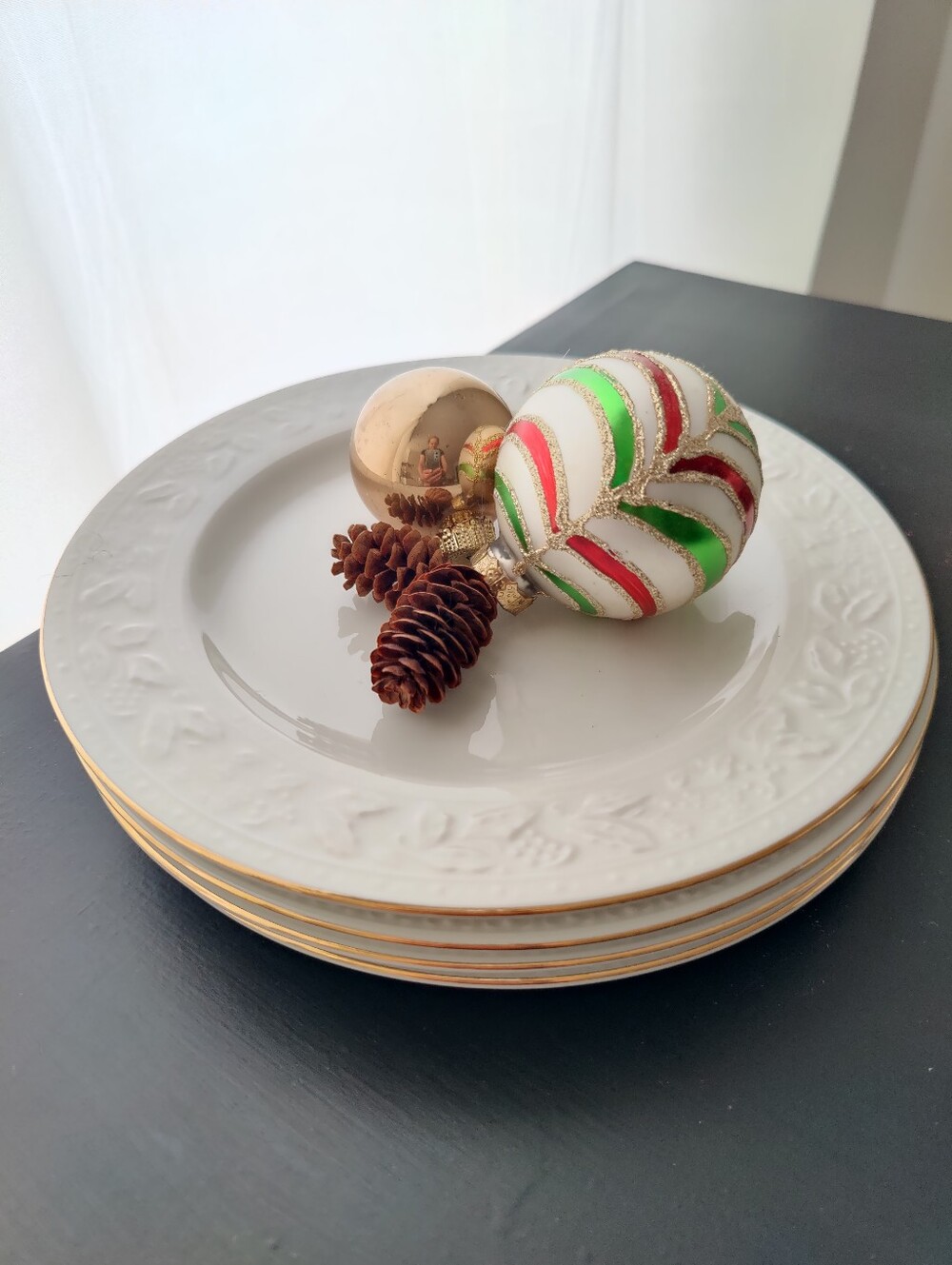 Libbey Tableware | 4 - 8" Holiday Garland Salad Plates